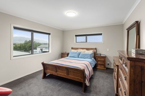 Photo of property in 10 Sylvia Way, Te Horo Beach, Otaki, 5581