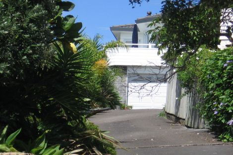 Photo of property in 2/70 Churchill Road, Murrays Bay, Auckland, 0630