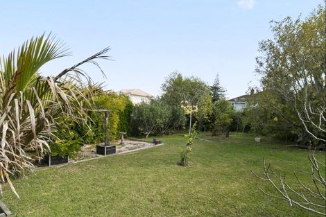 Photo of property in 55 Merani Street, Belmont, Auckland, 0622