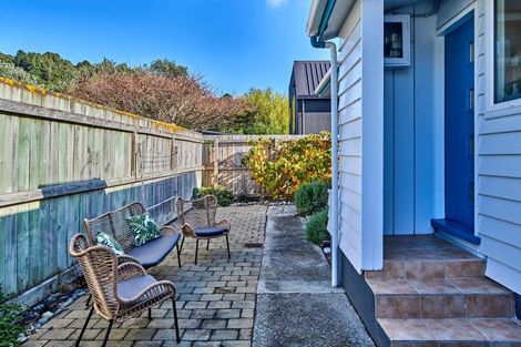 Photo of property in 39b Pukatea Street, Eastbourne, Lower Hutt, 5013