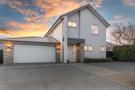 Photo of property in 2 Glen Bridge Lane, Harewood, Christchurch, 8051