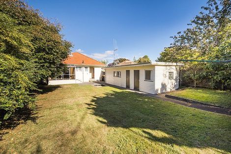 Photo of property in 15 Ihle Street, Terrace End, Palmerston North, 4410