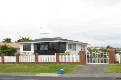 Photo of property in 1273 Whangaparaoa Road, Gulf Harbour, Whangaparaoa, 0930