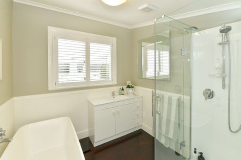 Photo of property in 260 Wade River Road, Wade Heads, Whangaparaoa, 0932