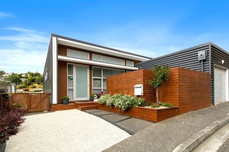 Photo of property in 45 Tiketike Way, Brooklyn, Wellington, 6021