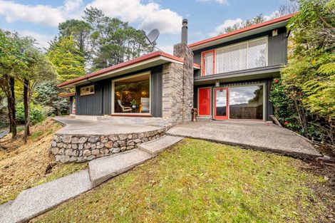 Photo of property in 99 Pinehaven Road, Pinehaven, Upper Hutt, 5019