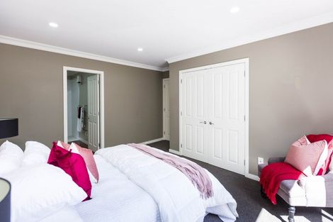 Photo of property in 13 Sylvan Way, Silverstream, Upper Hutt, 5019