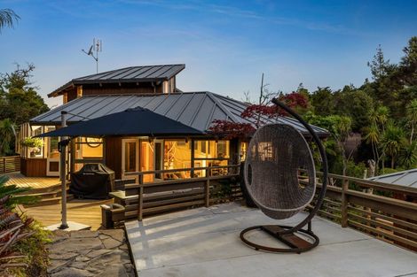 Photo of property in 50 Braemar Road, Castor Bay, Auckland, 0620