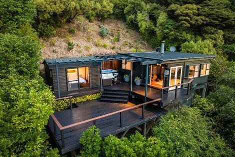 Photo of property in 11 Karaka Street, Eastbourne, Lower Hutt, 5013