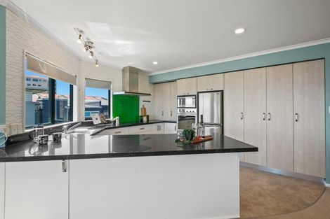 Photo of property in 3 Hine Street, New Plymouth, 4310