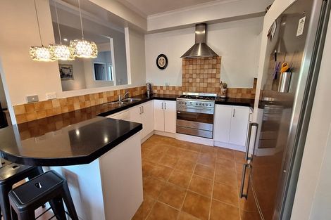 Photo of property in 44 Parkwood Crescent, Gulf Harbour, Whangaparaoa, 0930