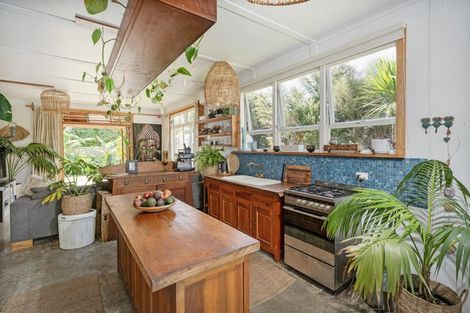 Photo of property in 8 Laycock Road, Tairua, 3508