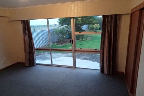 Photo of property in 42 Kimberley Grove, Westbrook, Palmerston North, 4412