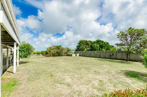 Photo of property in 68 Dixie Street, Te Horo Beach, Otaki, 5581