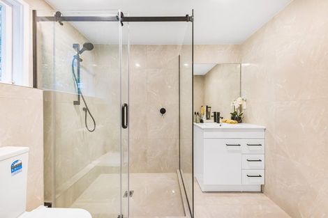 Photo of property in 35 Mcdowell Crescent, Hillcrest, Auckland, 0627