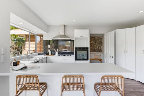 Photo of property in 2 Leigh Place, Paraparaumu Beach, Paraparaumu, 5032