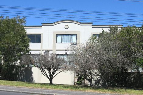 Photo of property in Harbour View Terraces, 1/170 Mokoia Road, Chatswood, Auckland, 0626
