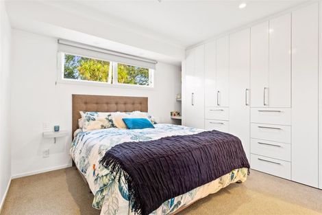 Photo of property in 27 Gill Avenue, Te Atatu Peninsula, Auckland, 0610