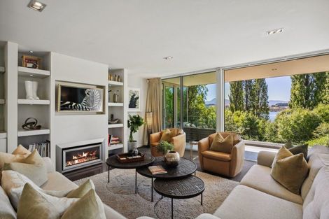 Photo of property in 10 Tapley Paddock, Wanaka, 9305