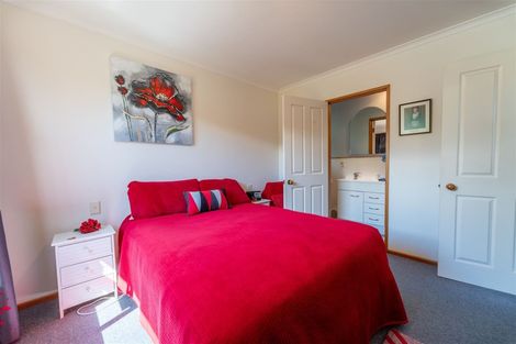 Photo of property in 2 Hannah Place, Holmes Hill, Oamaru, 9401