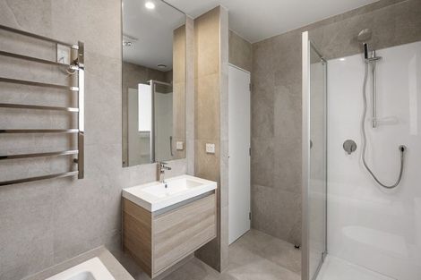 Photo of property in 30 Te Aniwaniwa Terrace, Albany, Auckland, 0632