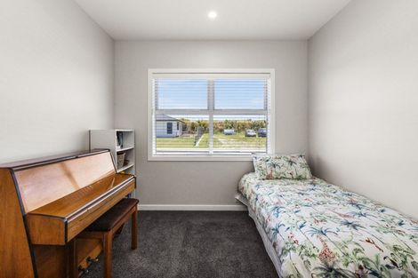 Photo of property in 20 Arihi Crescent, Frimley, Hastings, 4120