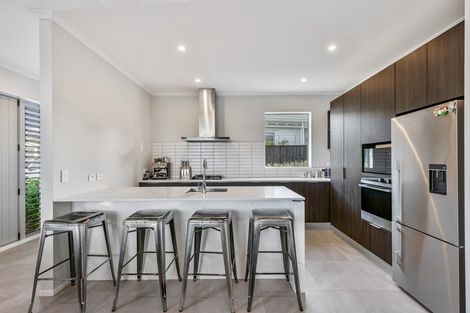 Photo of property in 4 Kuku Avenue, Red Beach, 0932