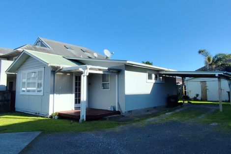 Photo of property in 20 The Esplanade, Eastern Beach, Auckland, 2012