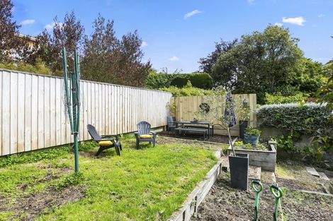 Photo of property in 27 Marine Parade, Macandrew Bay, Dunedin, 9014