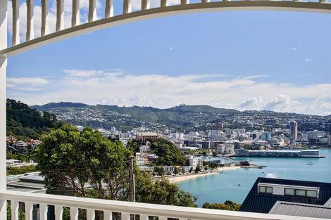 Photo of property in 29 The Crescent, Roseneath, Wellington, 6011