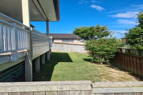 Photo of property in 42a Sunset Road, Unsworth Heights, Auckland, 0632