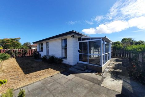 Photo of property in 1/73 Royal Park Drive, Parklands, Christchurch, 8083