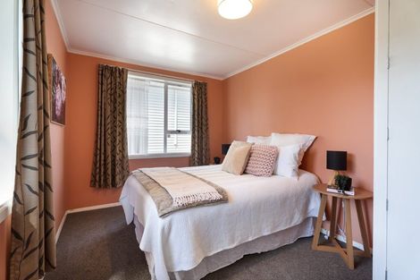 Photo of property in 26 Sievers Grove, Cannons Creek, Porirua, 5024