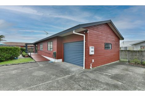 Photo of property in 2/28 Lakeside Drive, Orewa, 0931