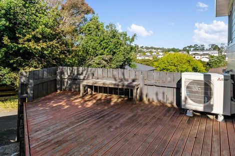 Photo of property in 1/14 Chislehurst Street, Henderson, Auckland, 0612