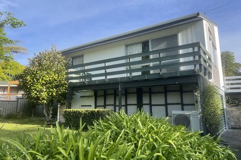 Photo of property in 33 Kurnell Drive, Botany Downs, Auckland, 2010