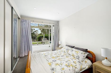 Photo of property in 53 Motu Road, Kumeu, 0891