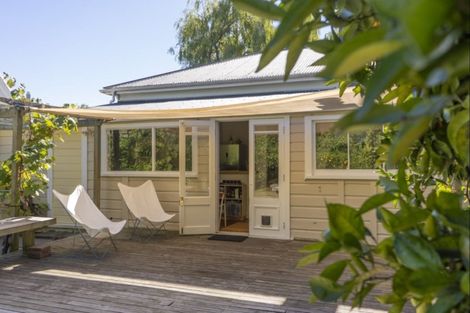 Photo of property in 10 Daniel Street, Martinborough, 5711