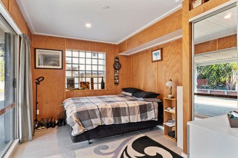 Photo of property in 3 Turei Road, Kawakawa Bay, Papakura, 2585