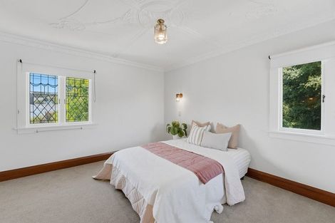 Photo of property in 6 Ridge Lane, New Plymouth, 4310