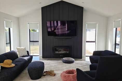 Photo of property in 73 Oak Road, Poraiti, Napier, 4112