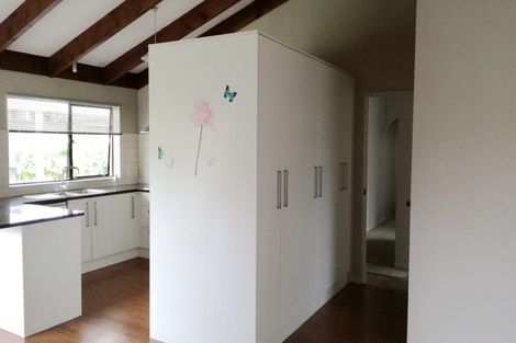 Photo of property in 33 Olena Avenue, Sunnyhills, Auckland, 2010