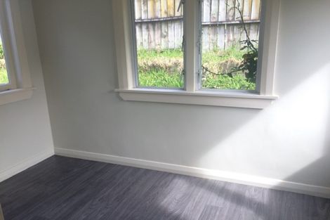 Photo of property in 3215 Great North Road, New Lynn, Auckland, 0600