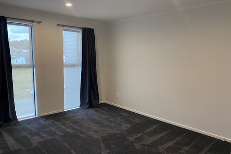 Photo of property in 5a Breakwater Way, Whitby, Porirua, 5024