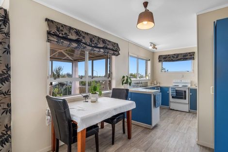 Photo of property in 140 Kingswood Road, Brookfield, Tauranga, 3110