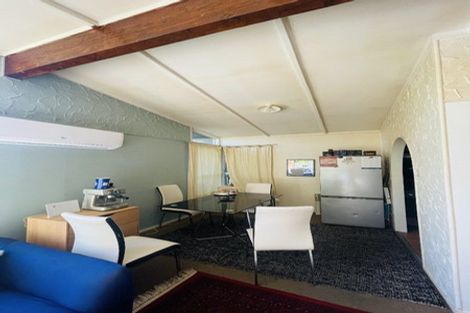 Photo of property in 4 Temuri Place, Glendene, Auckland, 0602