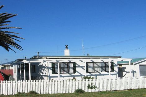 Photo of property in 20 Norton Street, Foxton Beach, Foxton, 4815