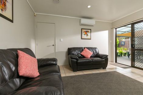 Photo of property in 74 Vintage Drive, Henderson, Auckland, 0612