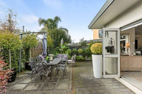 Photo of property in 10 Macaulay Street, Ahuriri, Napier, 4110