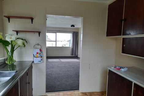 Photo of property in 10 Banks Street, Marfell, New Plymouth, 4310